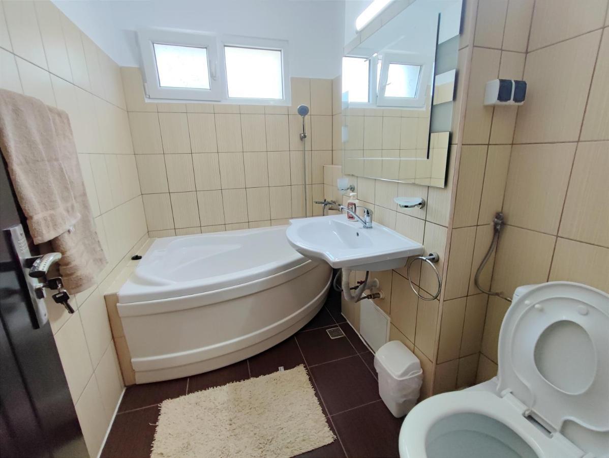 Apartamento Deea Orşova Exterior foto